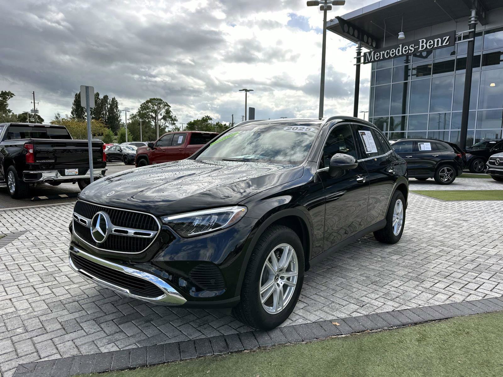 Used 2025 Mercedes-Benz GLC 300 image 7