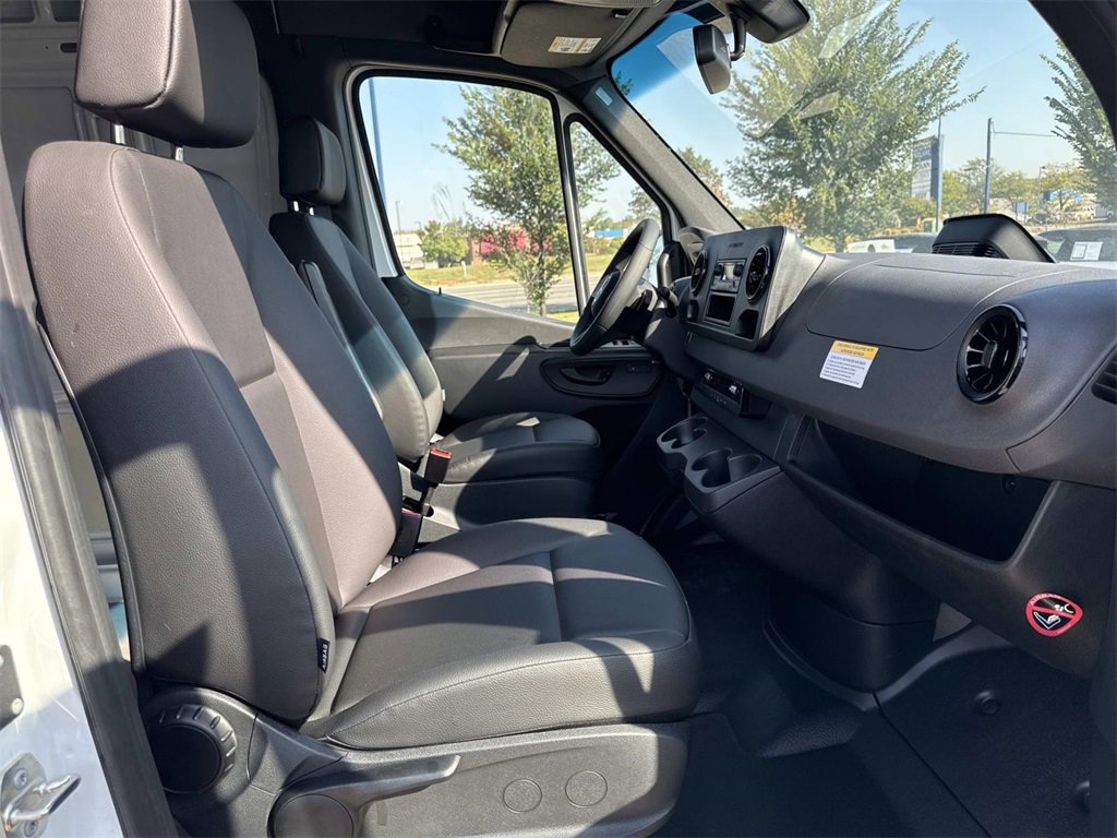 New 2025 Mercedes-Benz Sprinter 2500 image 10