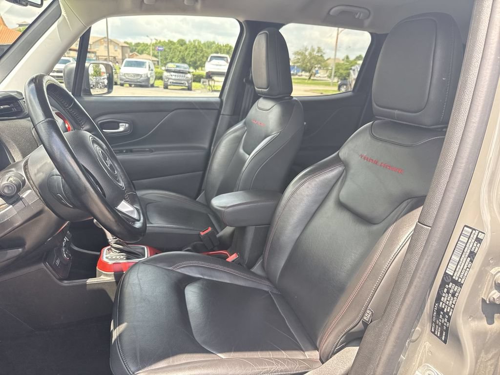 Used 2021 Jeep Renegade Trailhawk AWD/4WD image 21