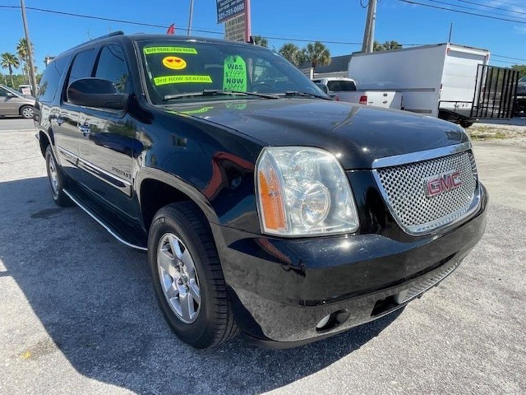 Used 2007 GMC Yukon XL Denali image 1