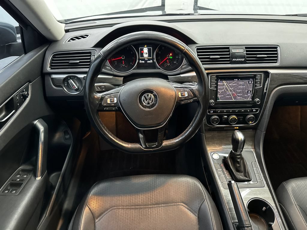Used 2018 Volkswagen Passat 2.0T SE FWD image 23