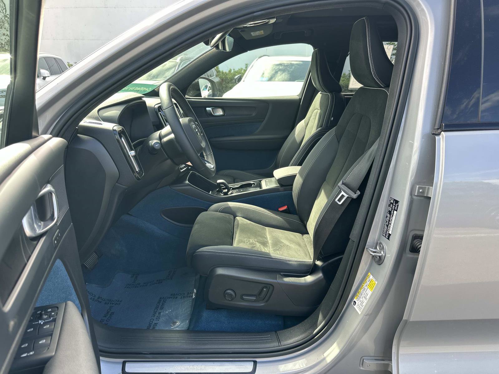 Certified 2023 Volvo XC40 Recharge Plus image 17