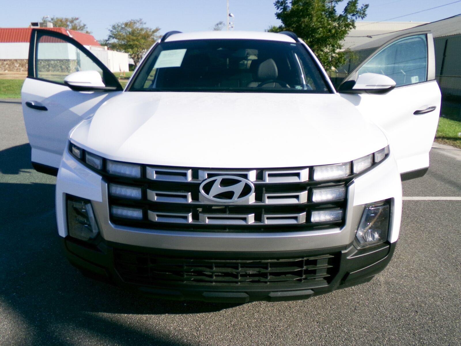 Used 2025 Hyundai Santa Cruz SEL FWD image 6