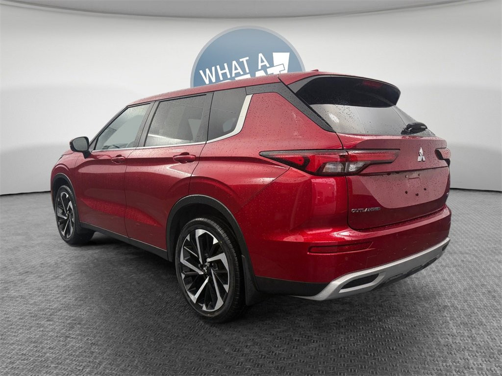 Used 2024 Mitsubishi Outlander SE image 6