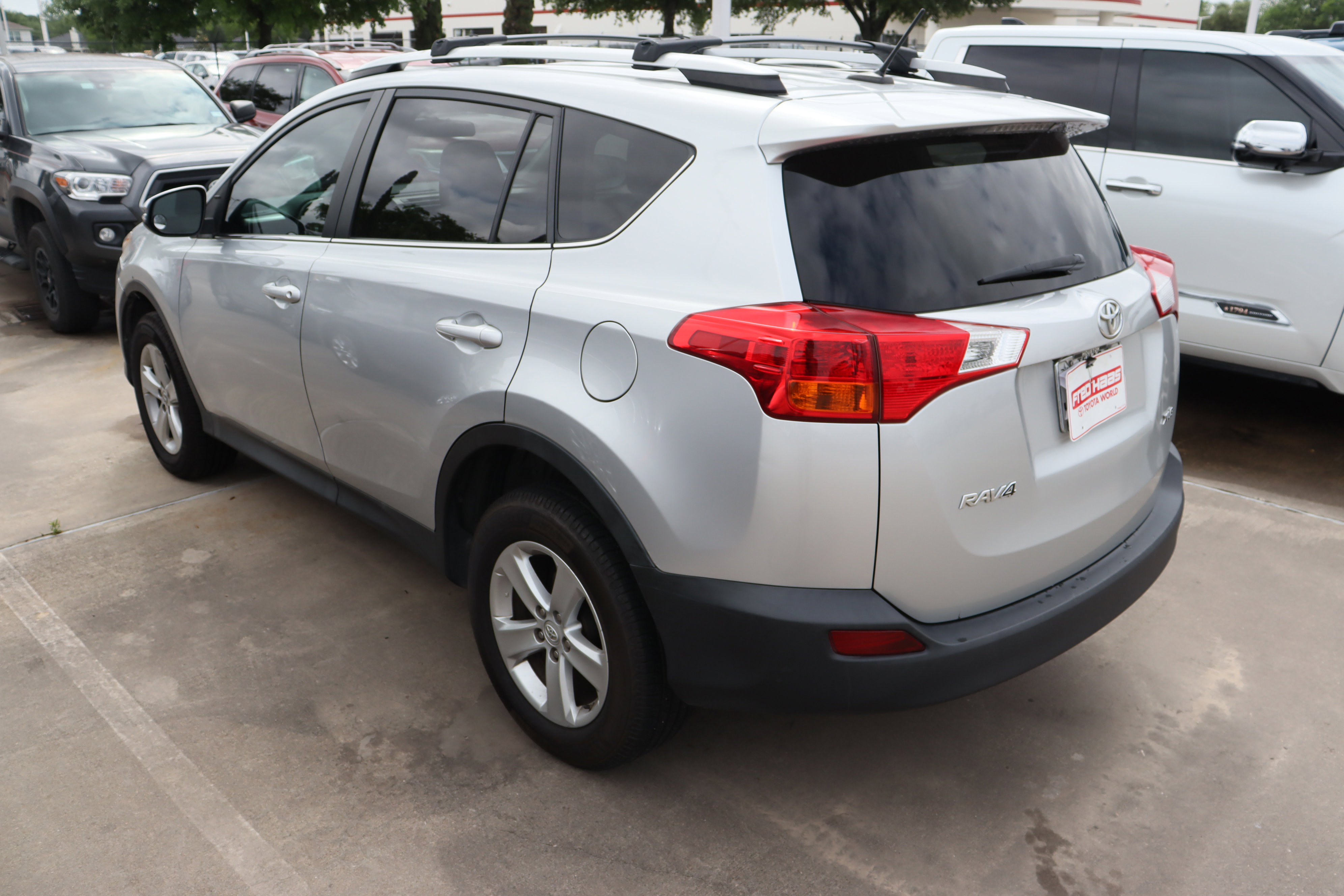 Used 2014 Toyota RAV4 XLE image 6