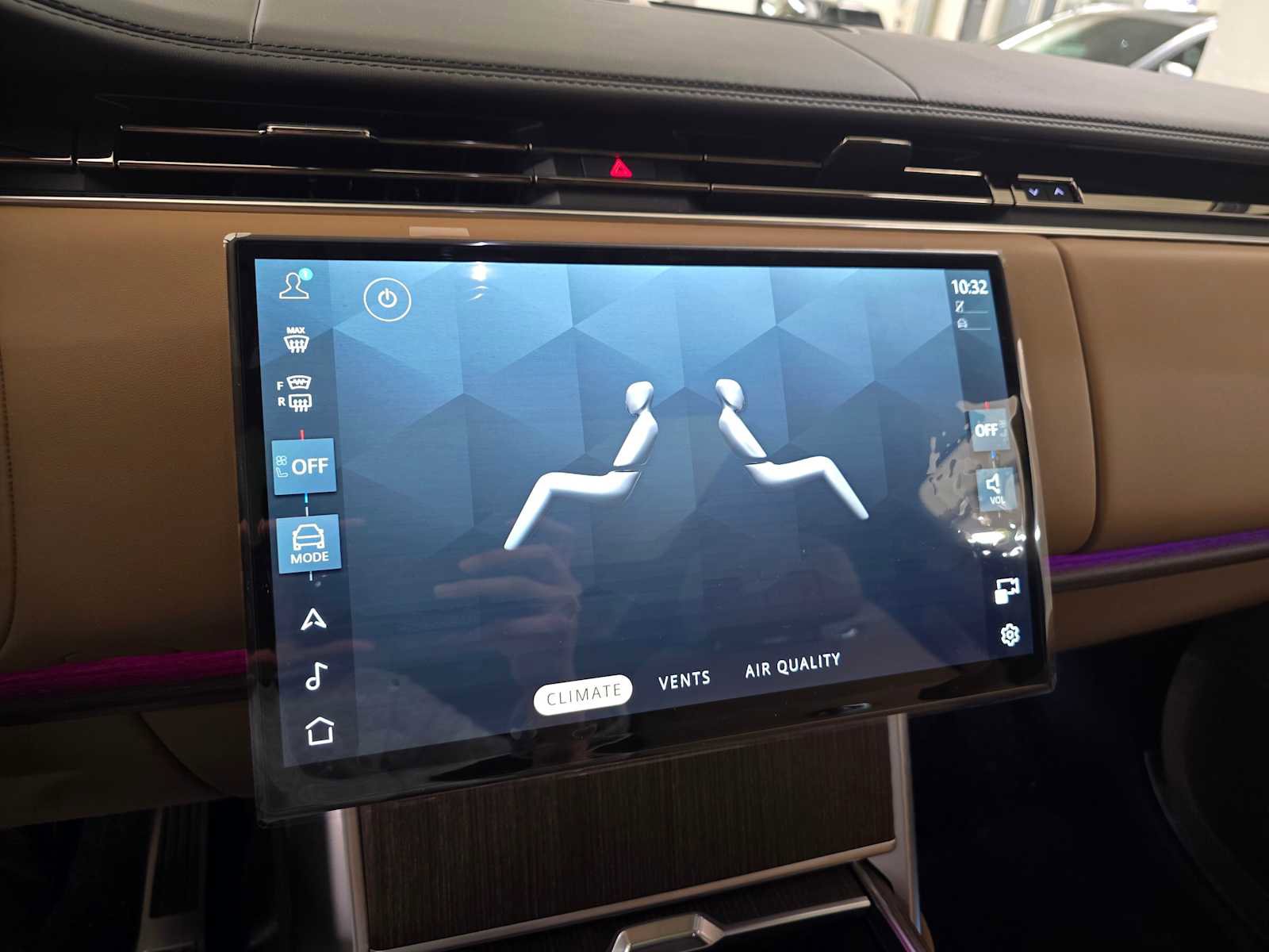 New 2026 Land Rover Range Rover SE image 28