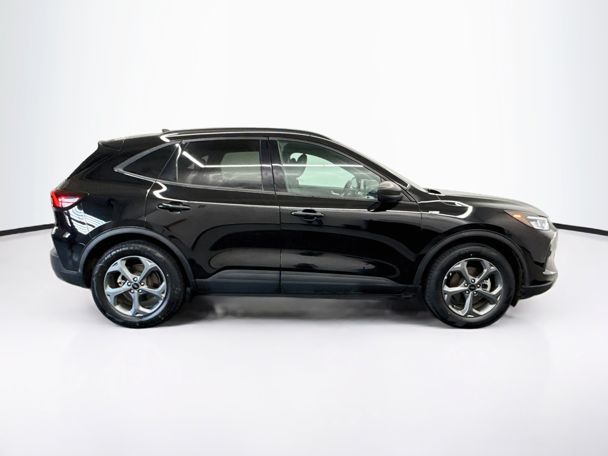 Used 2025 Ford Escape ST-Line FWD image 10
