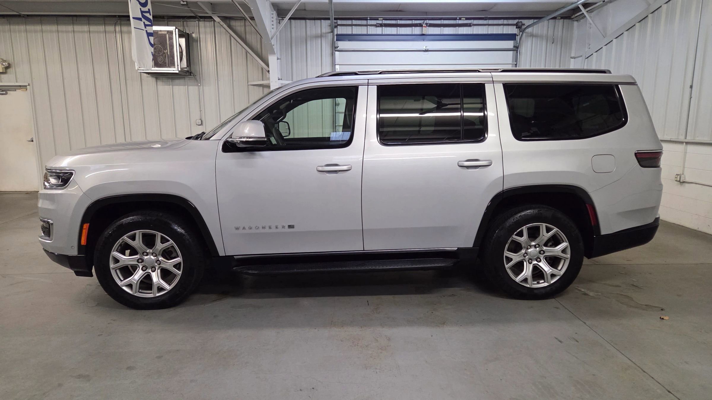 Used 2022 Jeep Wagoneer Series II image 3