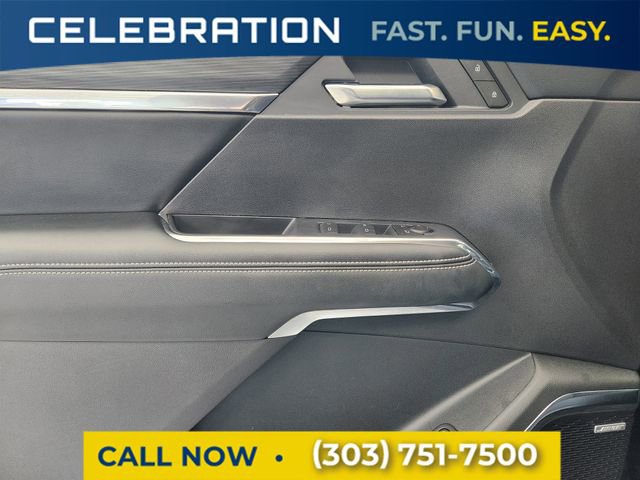 Used 2025 GMC Acadia Elevation w/ Elevation Premium Package image 7