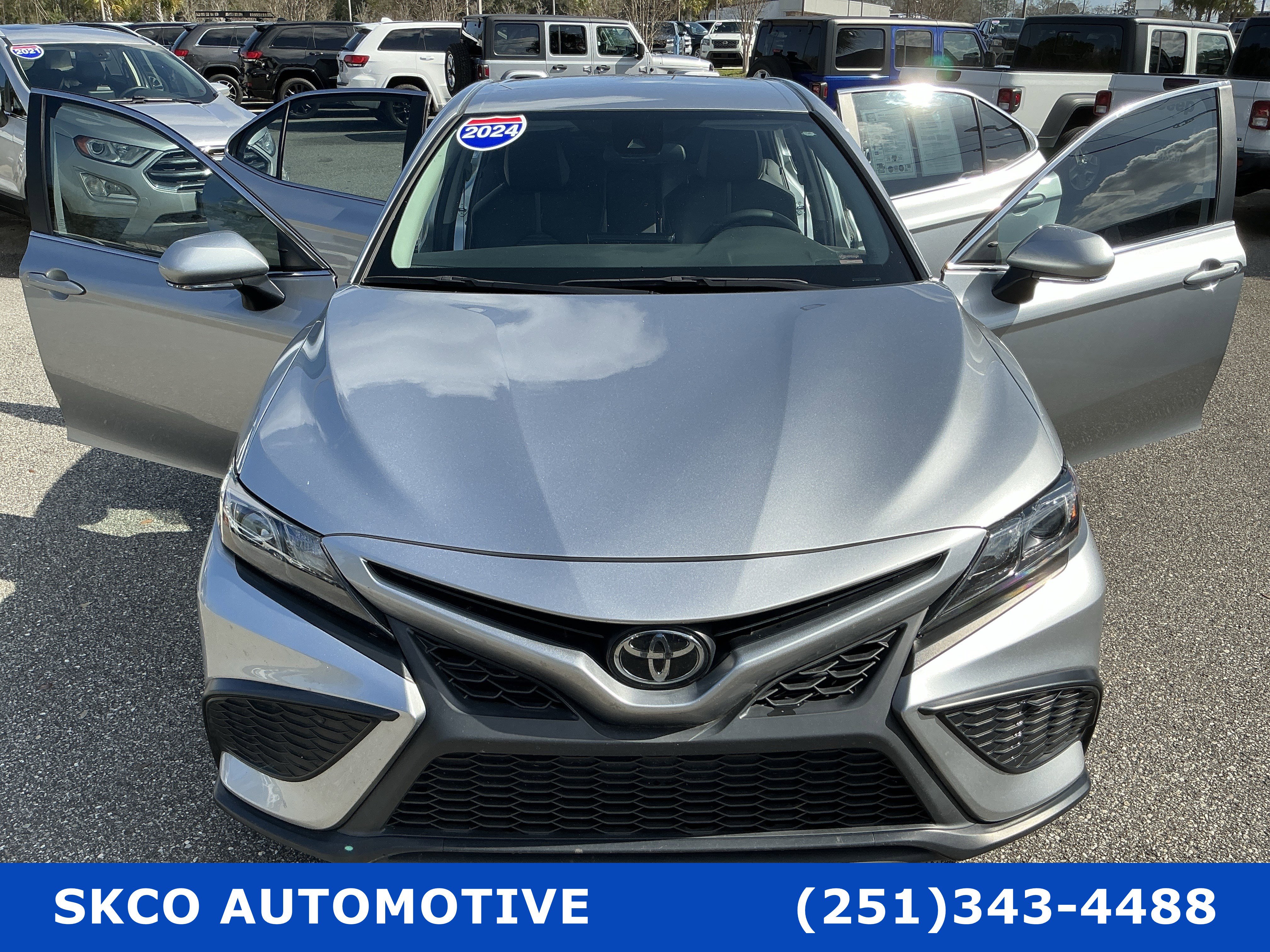 Used 2024 Toyota Camry SE image 32