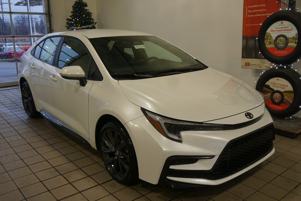 New 2026 Toyota Corolla SE image 2