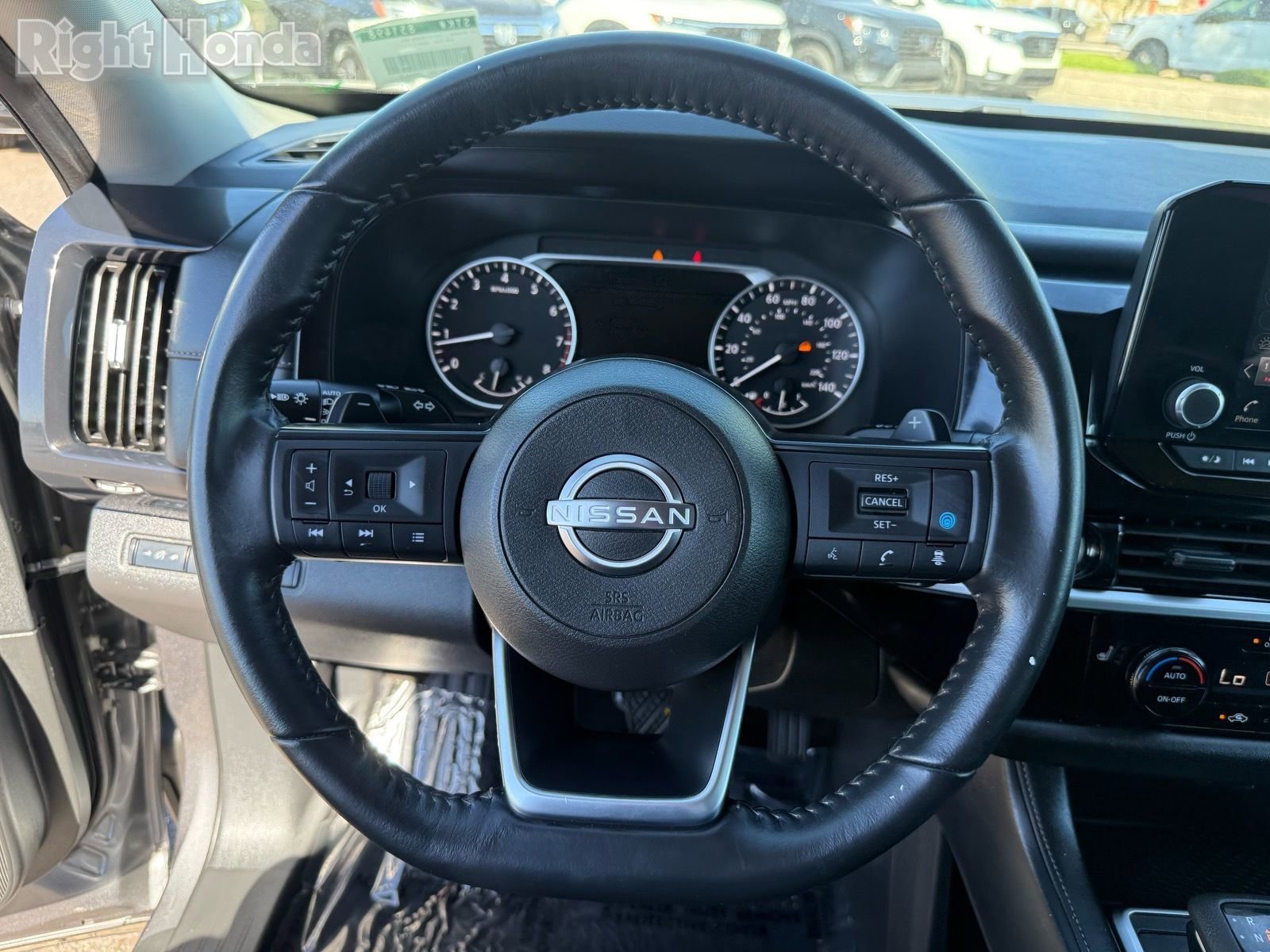 Used 2024 Nissan Pathfinder SV image 16
