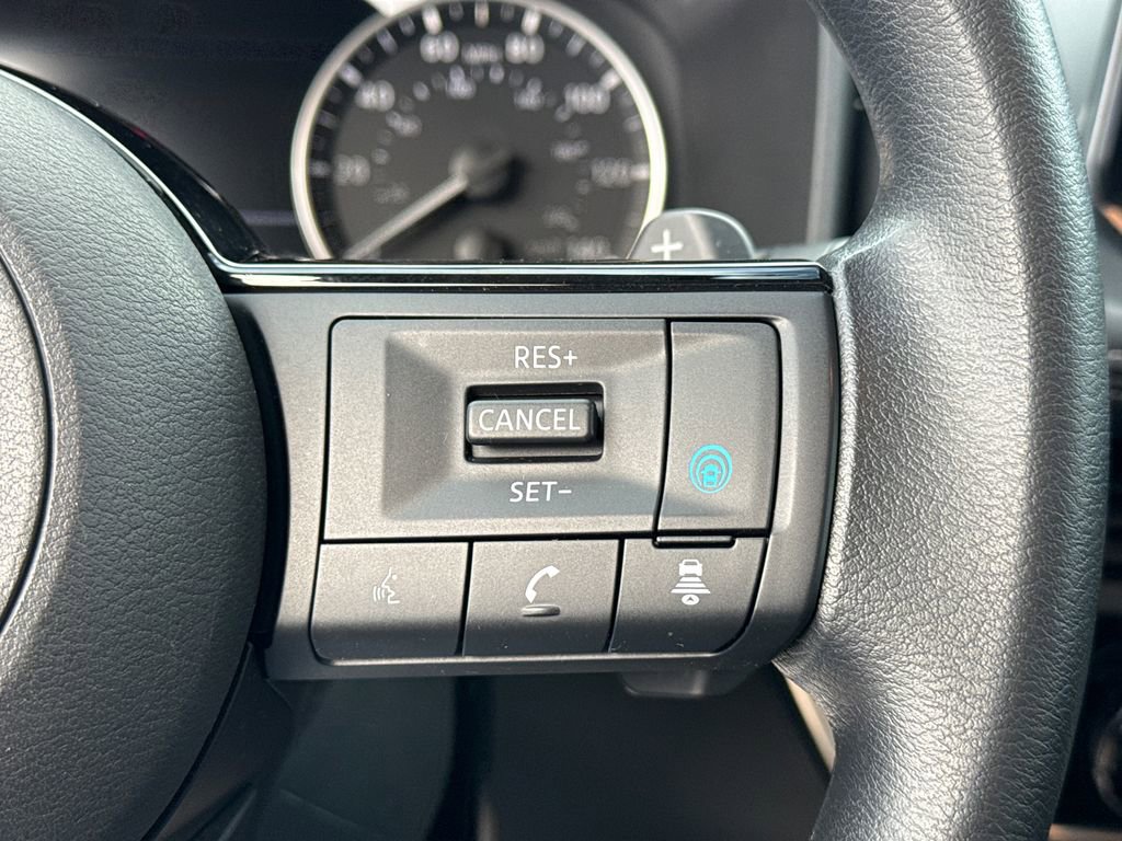 Used 2023 Nissan Rogue SV image 28