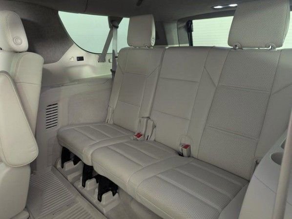 Used 2021 Cadillac Escalade ESV Sport Platinum AWD/4WD image 10
