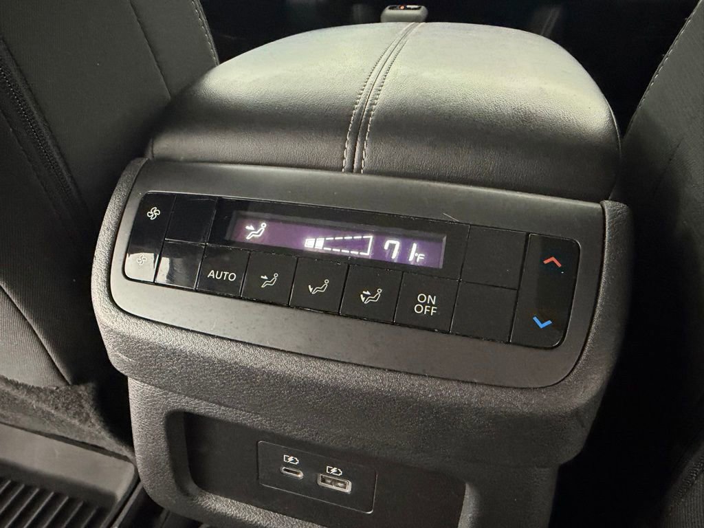 Used 2023 Nissan Pathfinder SV image 43