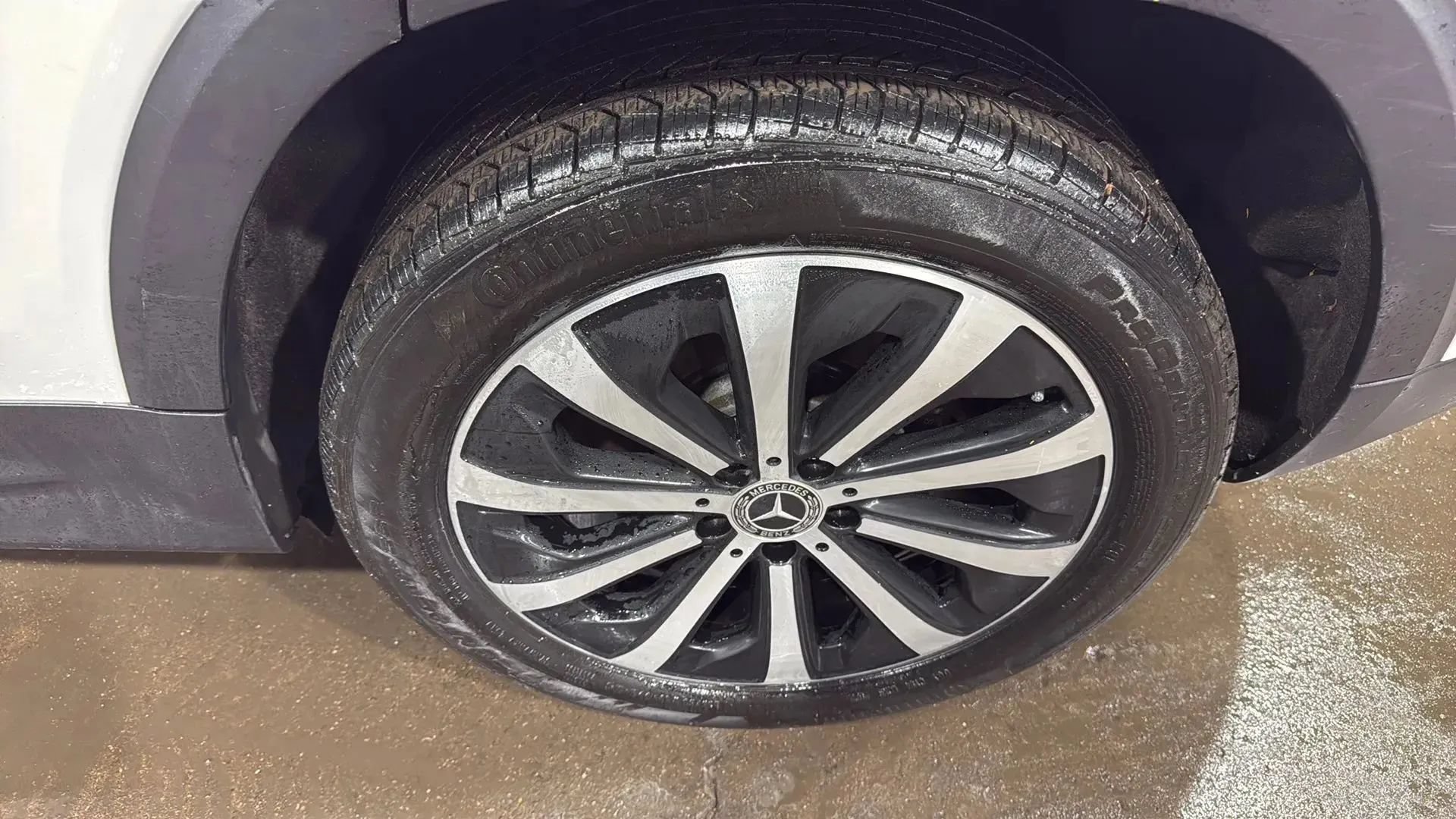 Used 2021 Mercedes-Benz GLB 250 4MATIC image 9