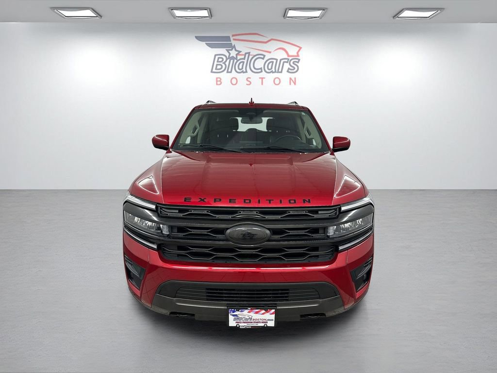 Used 2022 Ford Expedition XLT w/ Equipment Group 202A AWD/4WD image 2