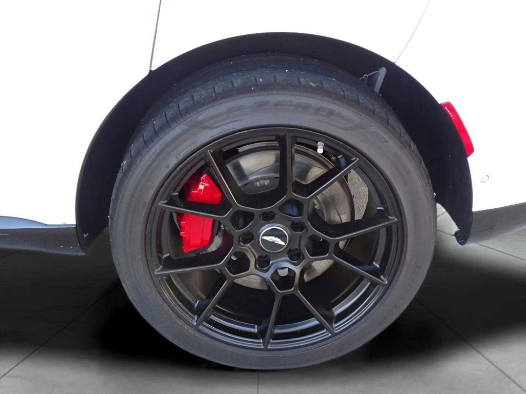 Used 2021 Aston Martin DBX image 45