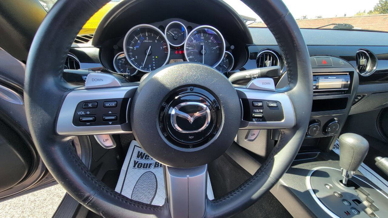 Used 2006 MAZDA MX-5 Miata Touring RWD image 21