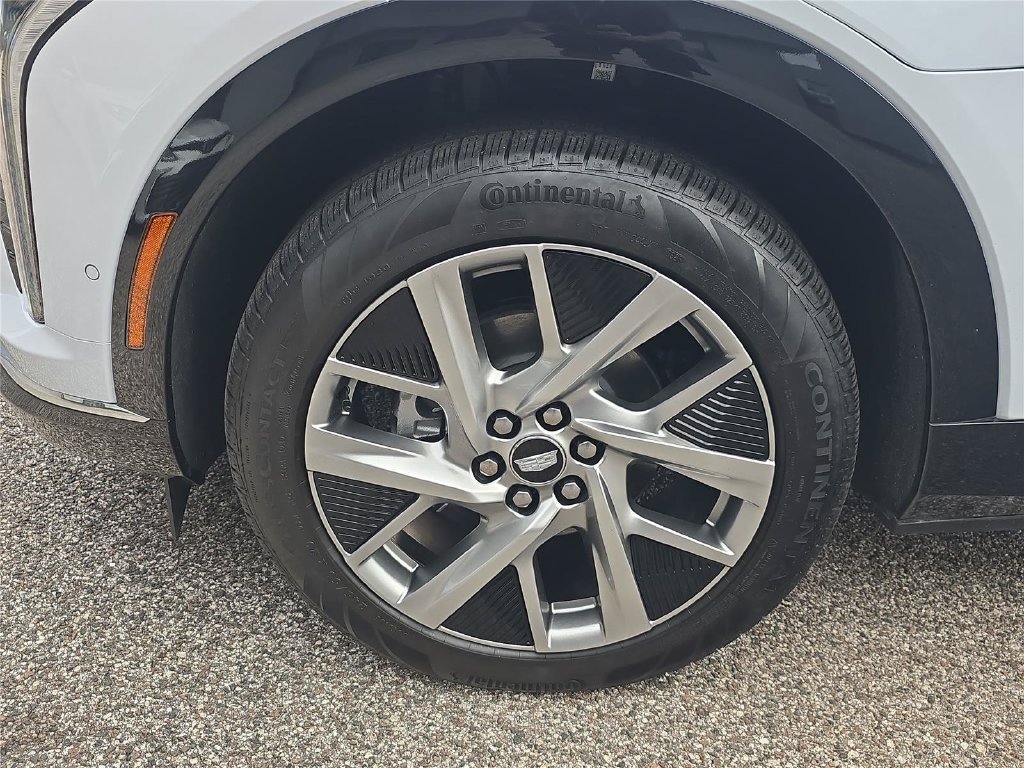Used 2026 Cadillac Optiq Luxury 2 w/ LPO, Floor Liner Package RWD image 10