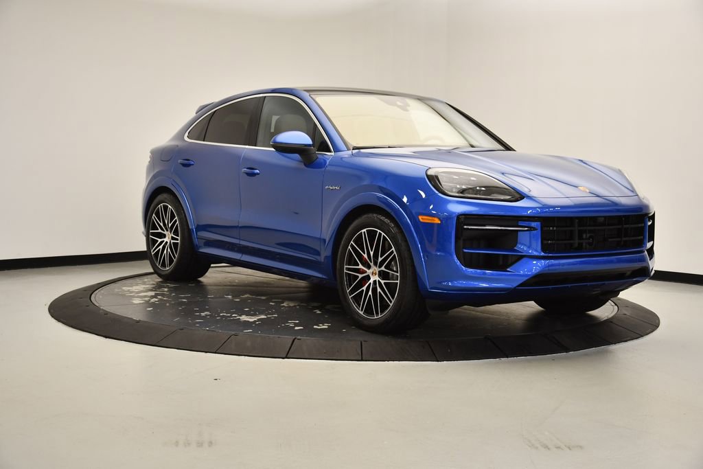 Certified 2025 Porsche Cayenne S image 9