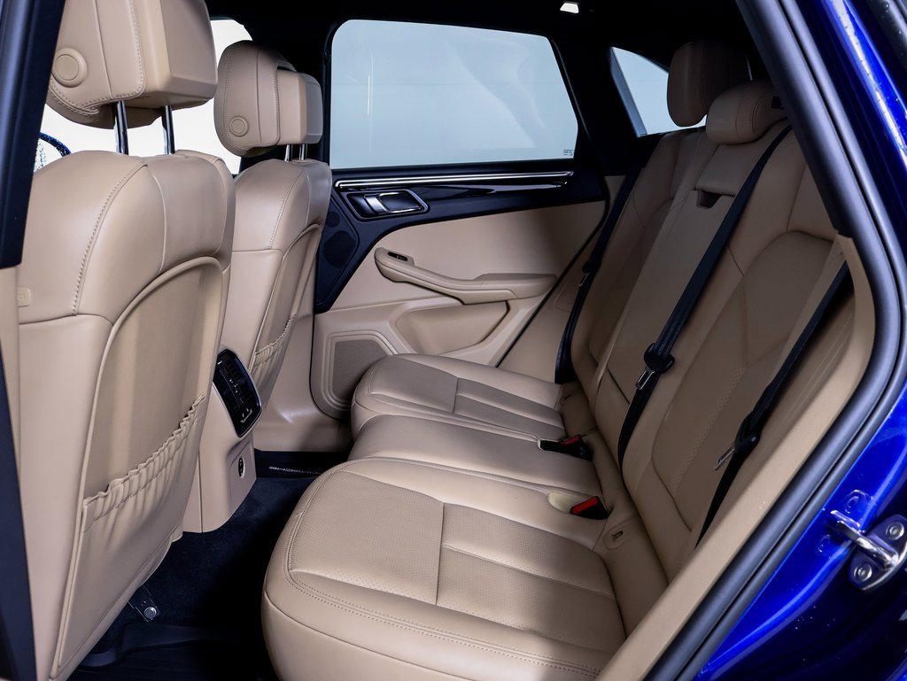 Used 2023 Porsche Macan image 9