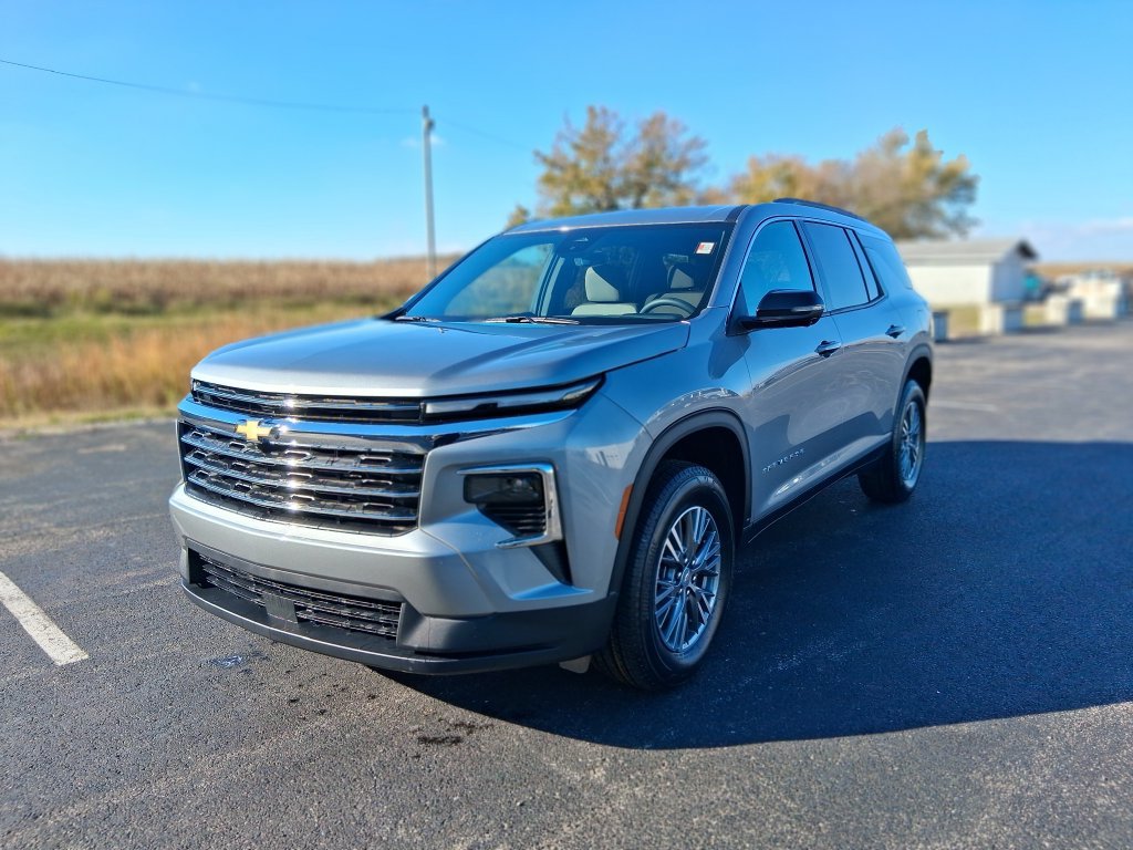 New 2027 Chevrolet Traverse LT w/ Driver Confidence Package AWD/4WD image 3