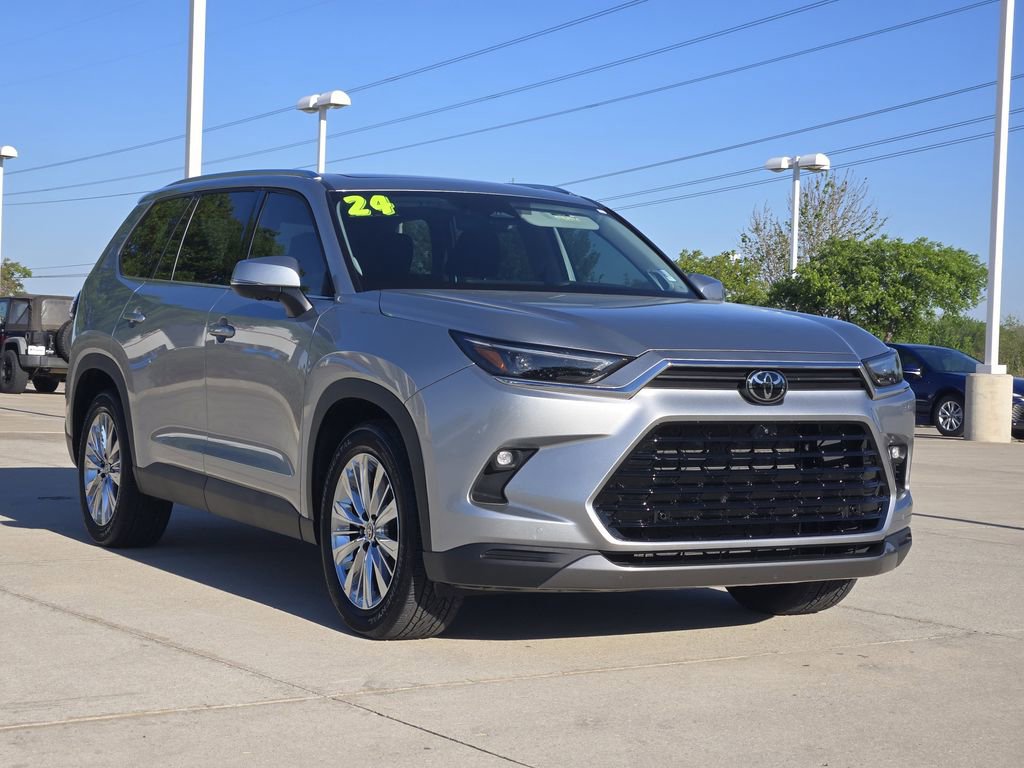 Used 2024 Toyota Grand Highlander Platinum image 3