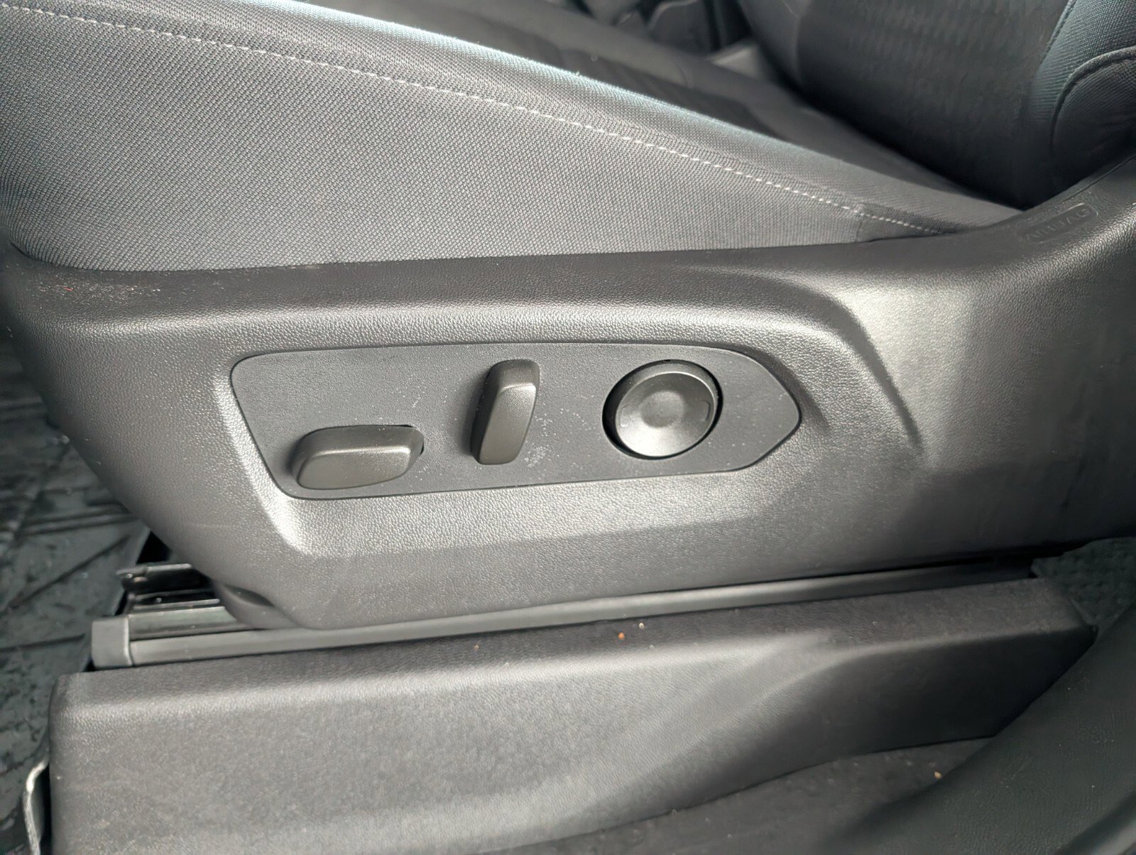 Used 2025 Chevrolet Silverado 2500 Custom w/ Custom Value Package image 10