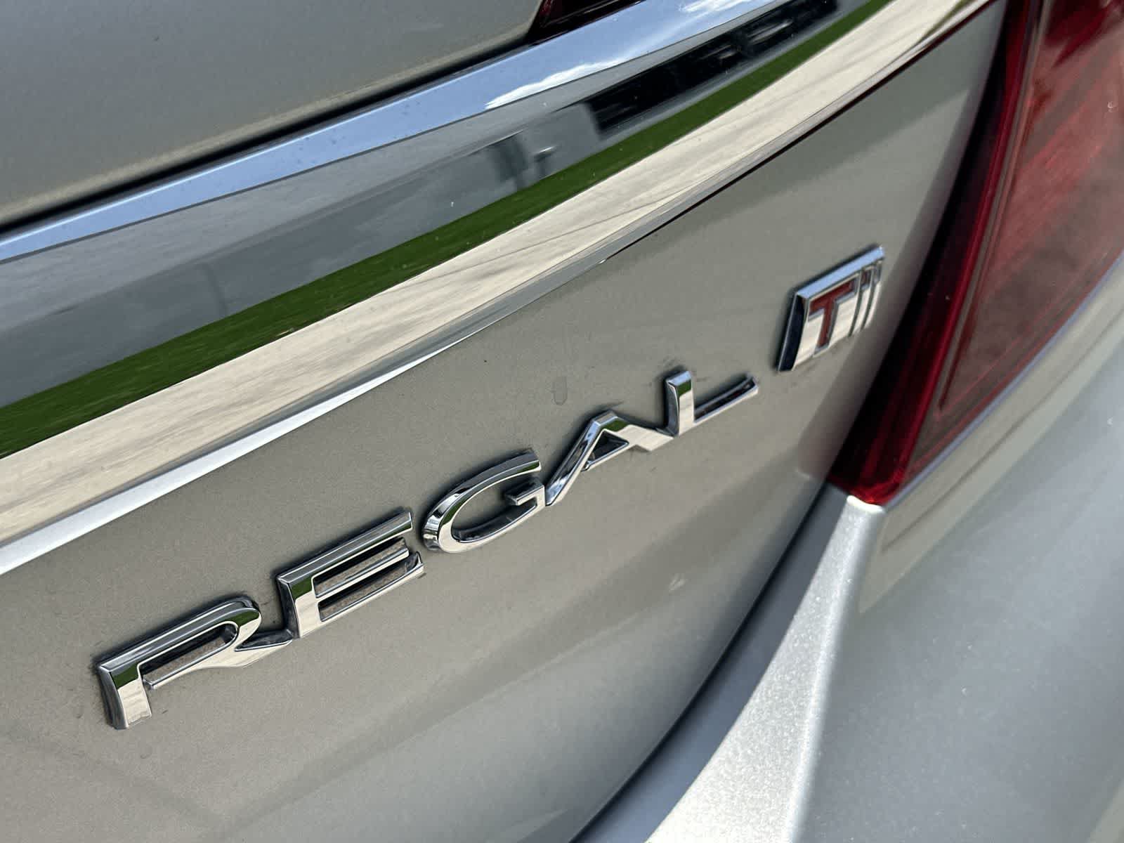 Used 2017 Buick Regal Sport Touring FWD image 14
