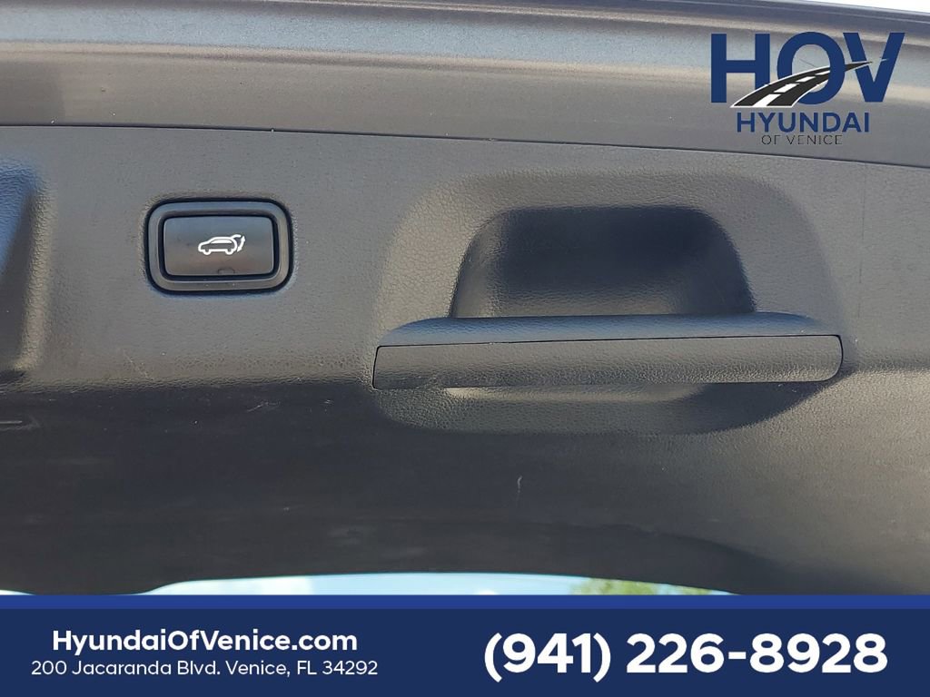 Used 2022 Hyundai Palisade Limited w/ Cargo Package image 14