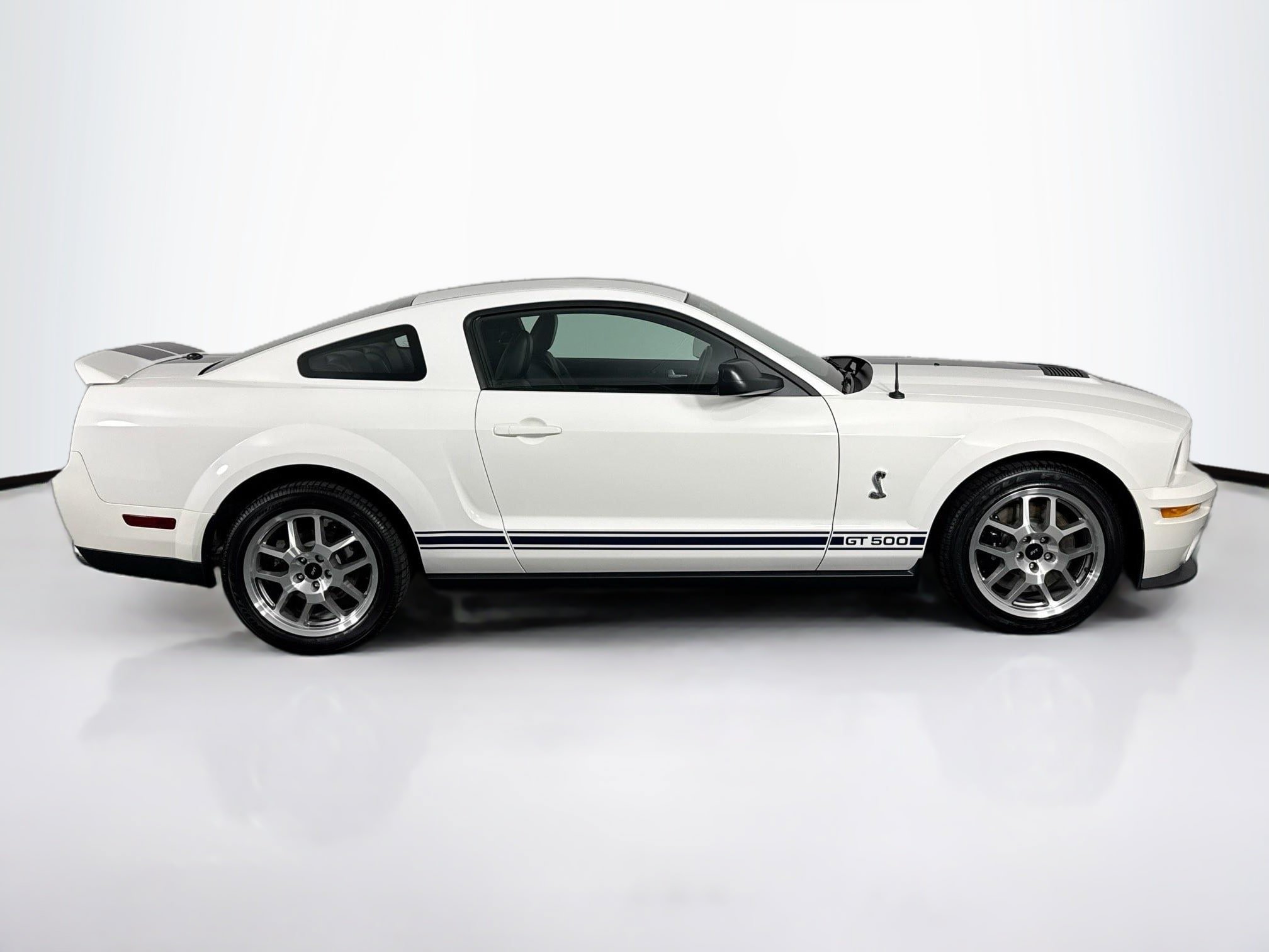 Used 2007 Ford Mustang Shelby GT500 RWD image 15
