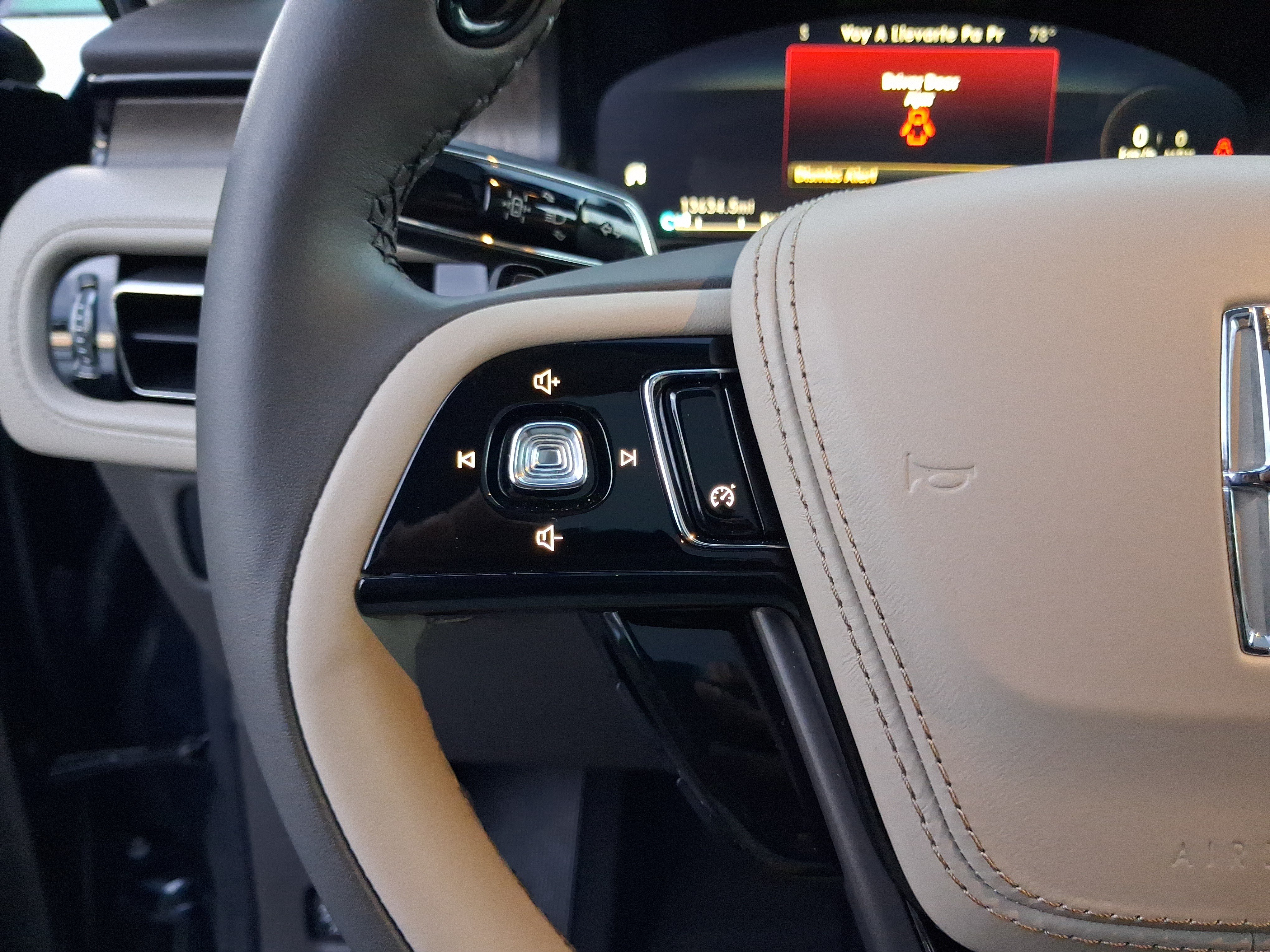 Certified 2024 Lincoln Aviator Reserve RWD image 17