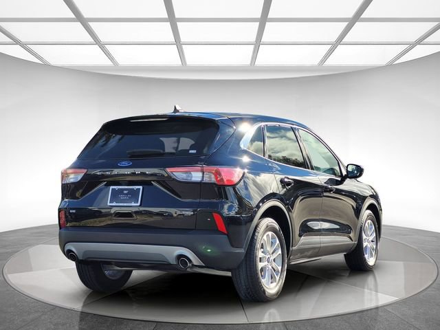 Used 2022 Ford Escape SE image 5