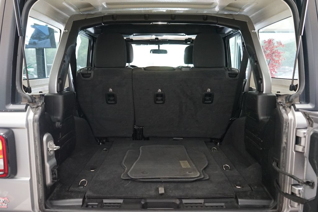 Used 2021 Jeep Wrangler Unlimited Sahara AWD/4WD image 47