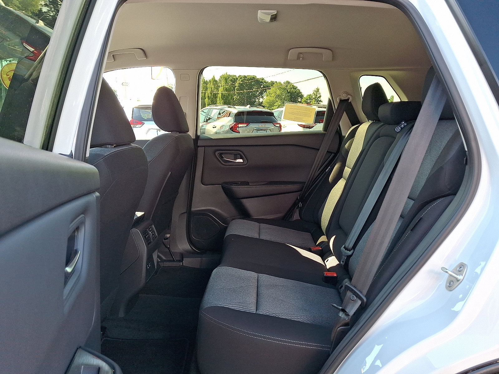 Certified 2025 Nissan Rogue SV image 10