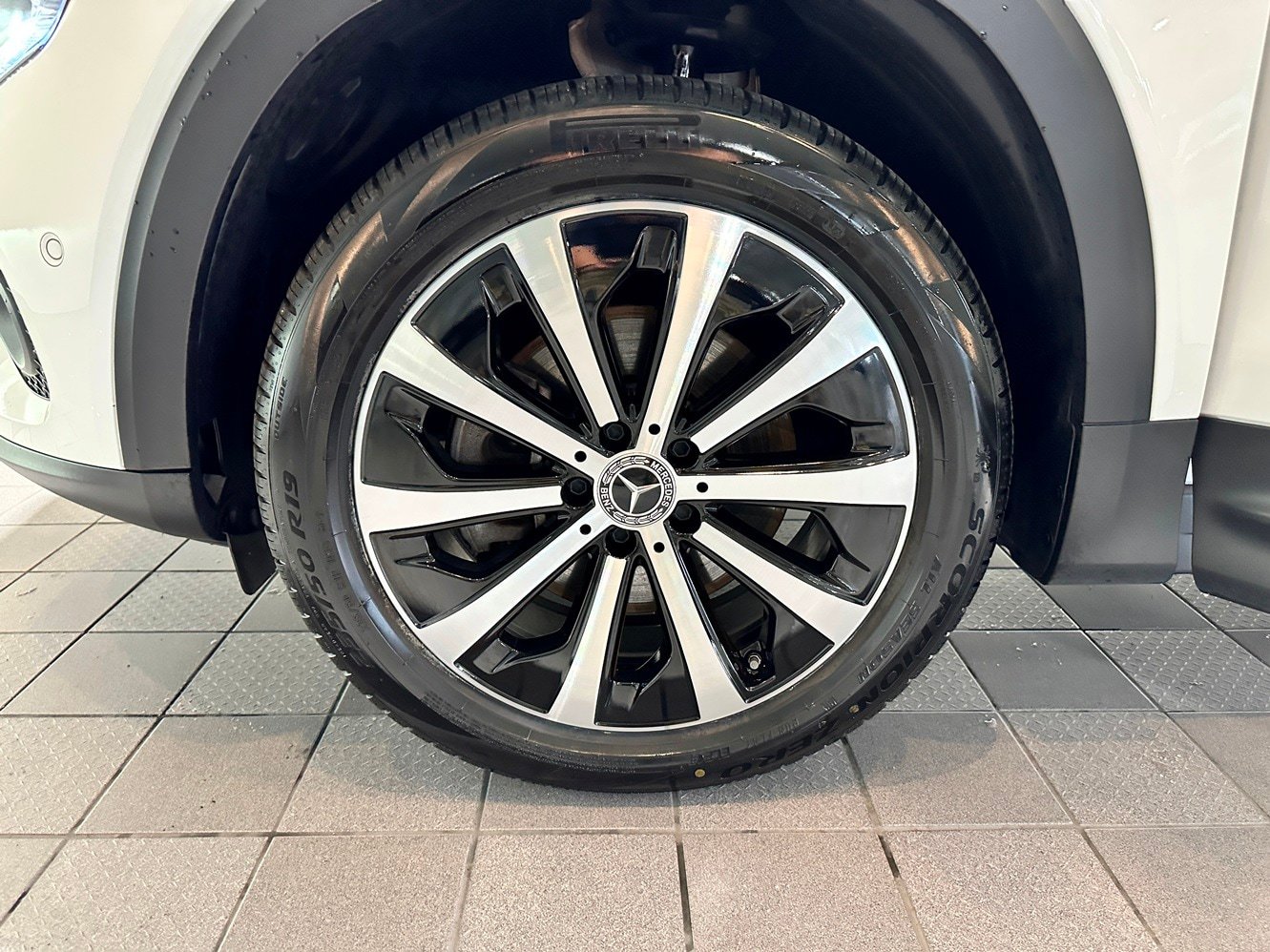 Certified 2023 Mercedes-Benz GLB 250 4MATIC image 38