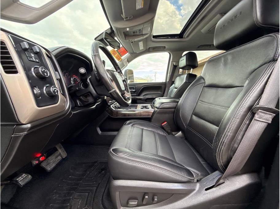 Used 2015 GMC Sierra 3500 Denali image 7