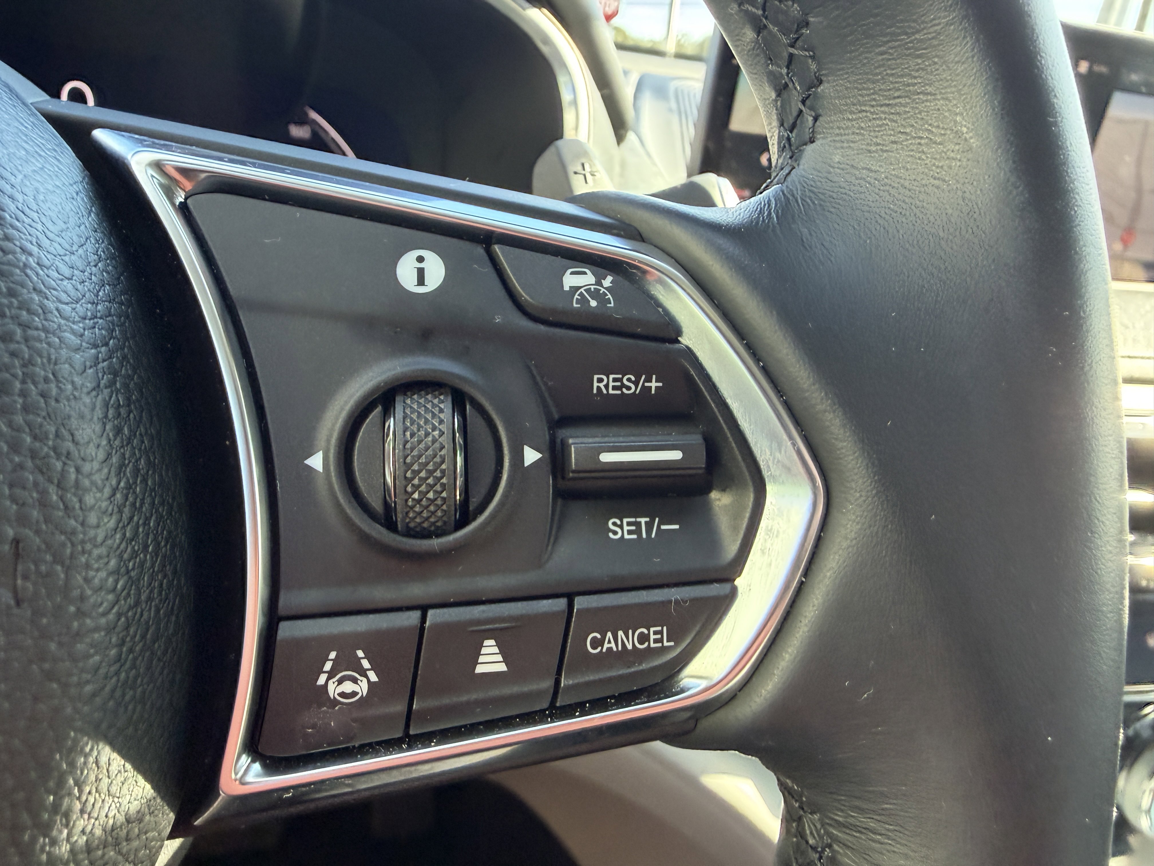 Used 2023 Acura MDX FWD w/ Technology Package image 30