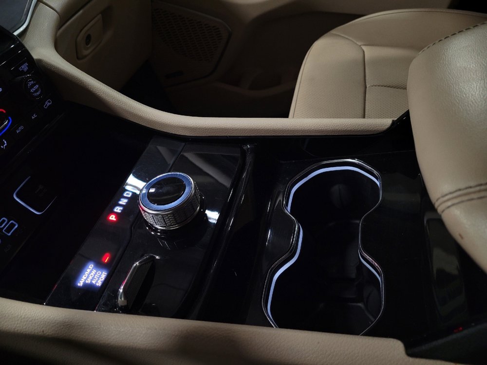 Used 2021 Jeep Grand Cherokee L Limited w/ Luxury Tech Group II image 26