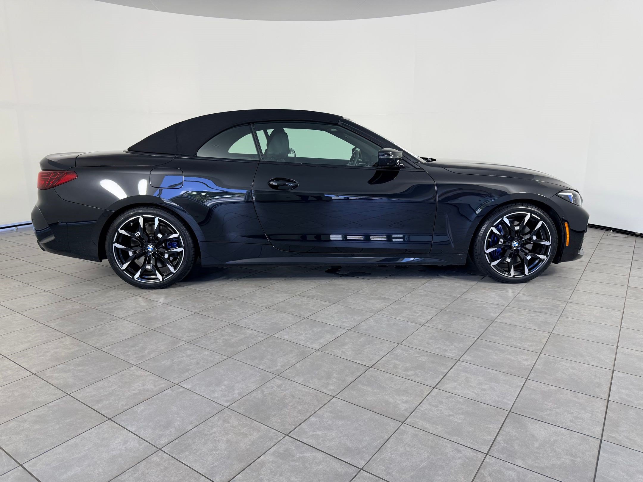 Used 2026 BMW M440i Convertible RWD image 30