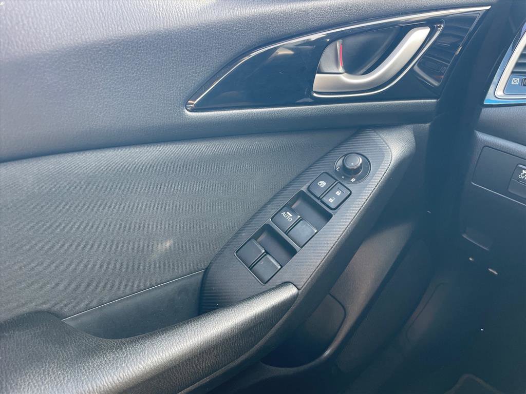 Used 2016 MAZDA MAZDA3 i Sport image 19