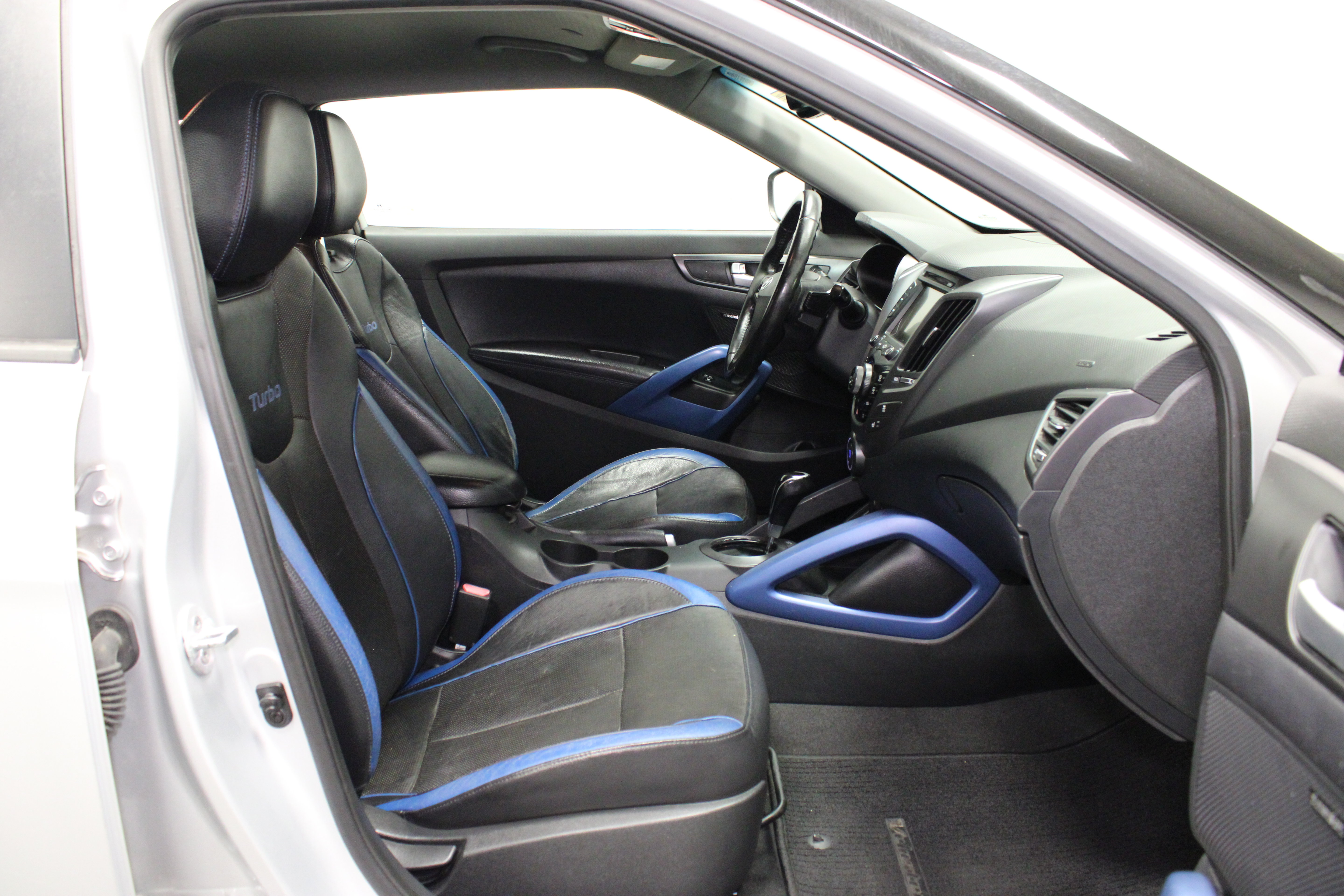 Used 2013 Hyundai Veloster Turbo FWD image 14