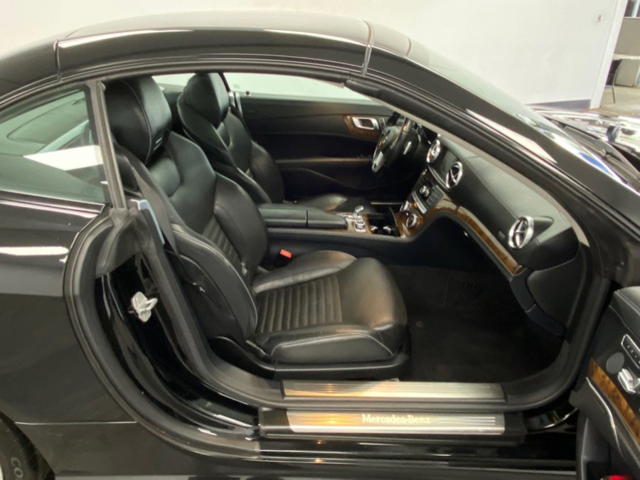 Used 2014 Mercedes-Benz SL 550 image 32