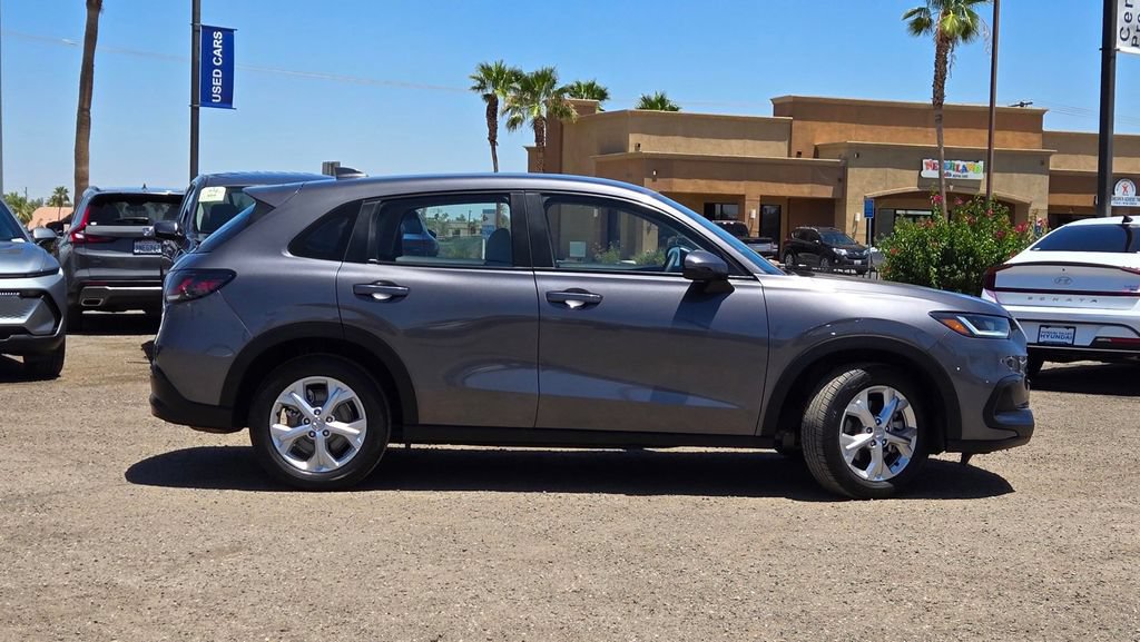 Used 2025 Honda HR-V LX image 3