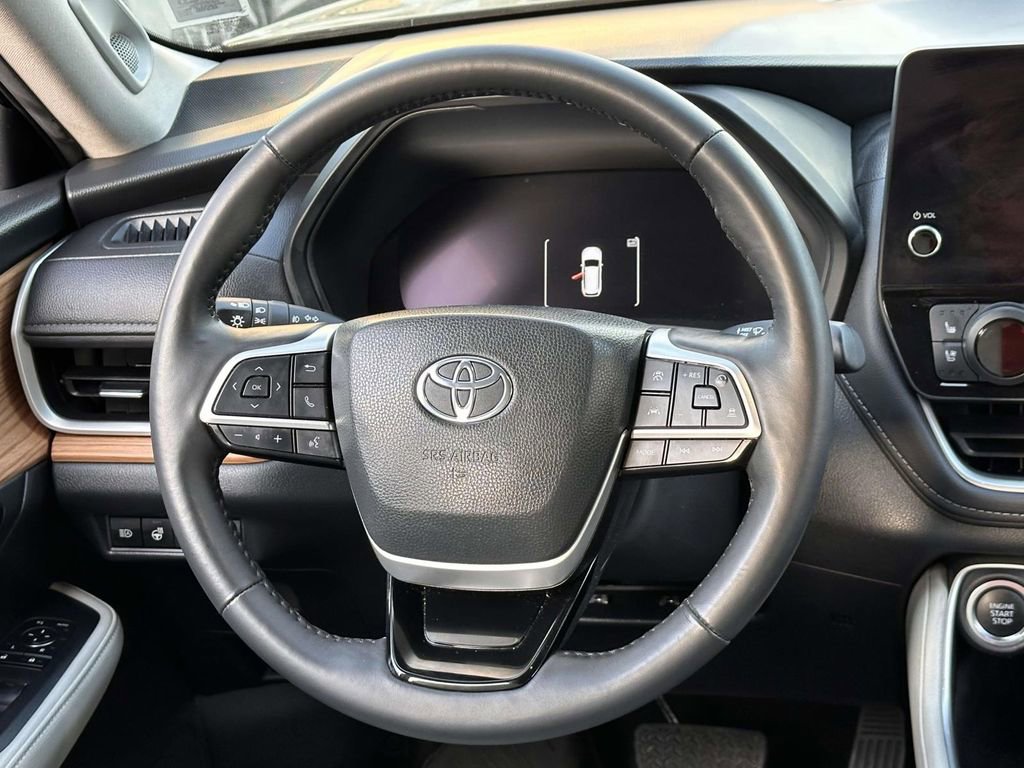 Used 2024 Toyota Grand Highlander AWD image 17