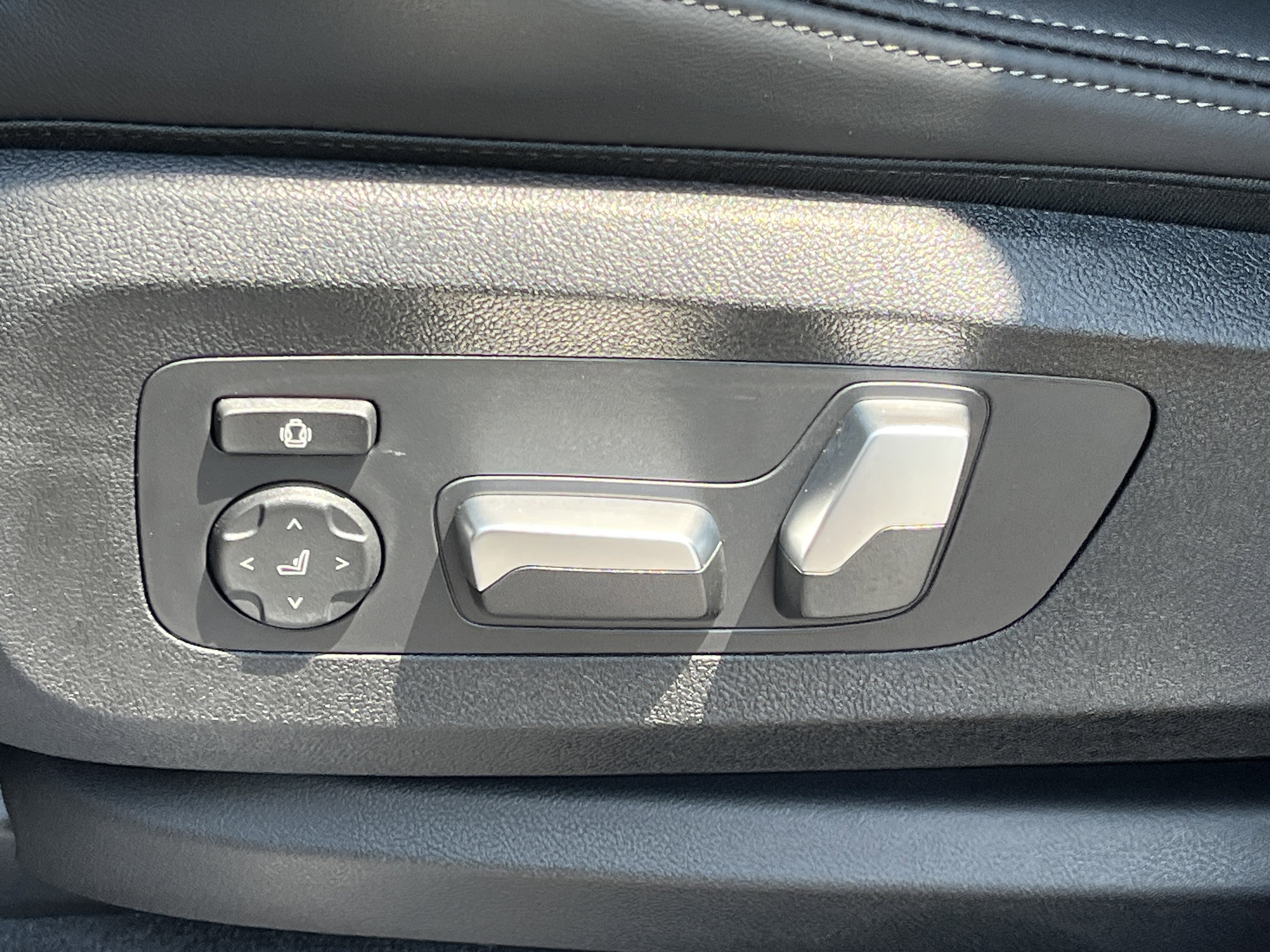 New 2026 BMW X5 sDrive40i w/ M Sport Package RWD image 18