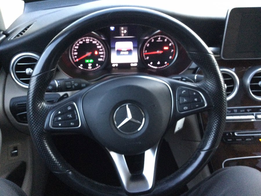 Used 2019 Mercedes-Benz GLC 300 4MATIC image 12