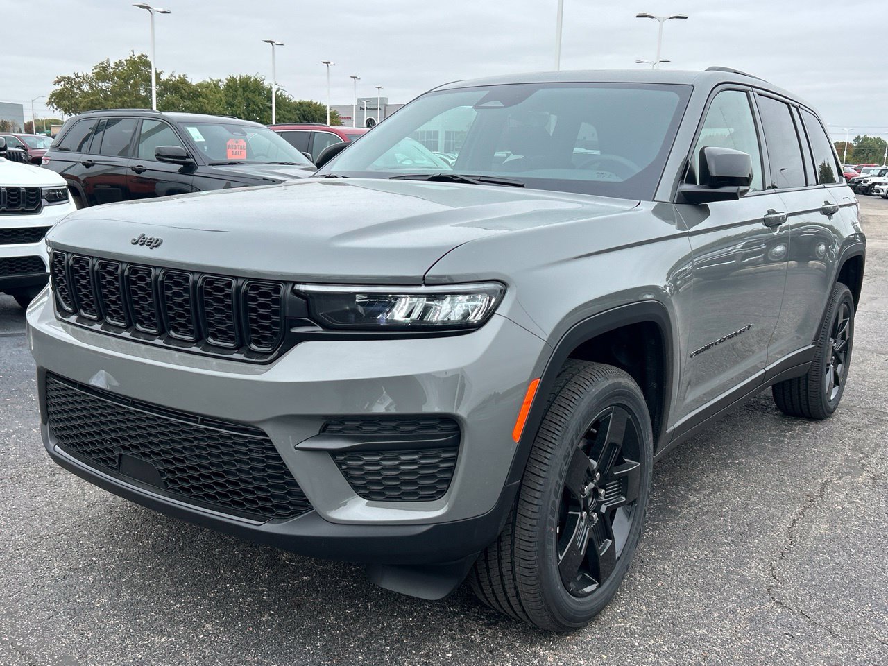 New 2027 Jeep Grand Cherokee Laredo X AWD/4WD image 7