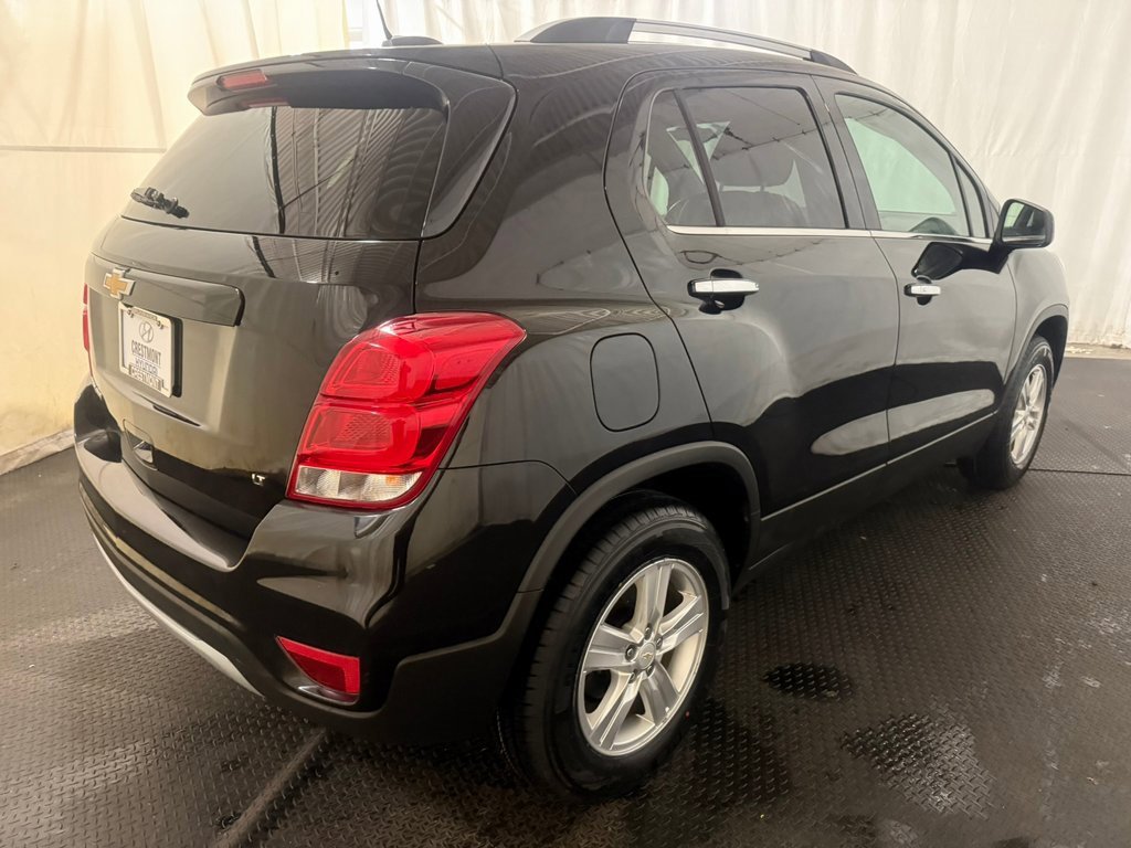 Used 2019 Chevrolet Trax LT w/ LT Convenience Package image 12